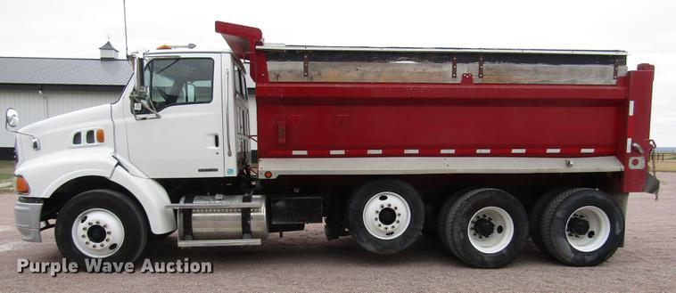 image for item DA3224 2006 Sterling AT9500 dump truck