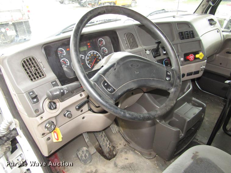 image for item DA3224 2006 Sterling AT9500 dump truck