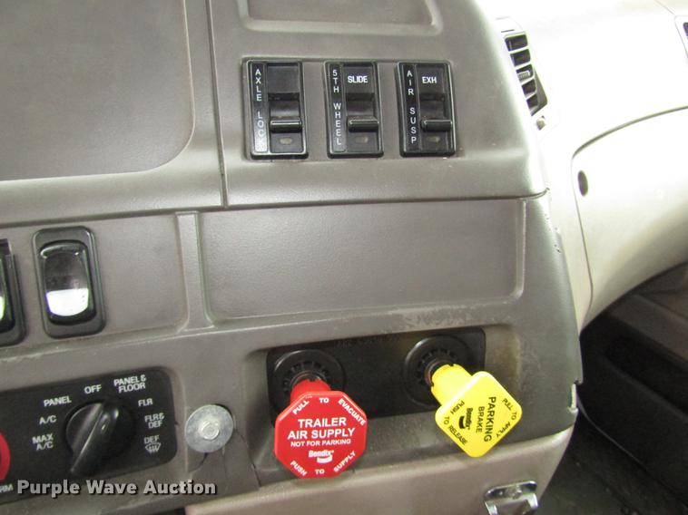 image for item DA3224 2006 Sterling AT9500 dump truck