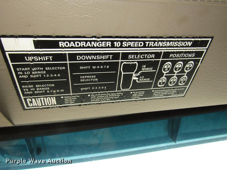 image for item DA3224 2006 Sterling AT9500 dump truck