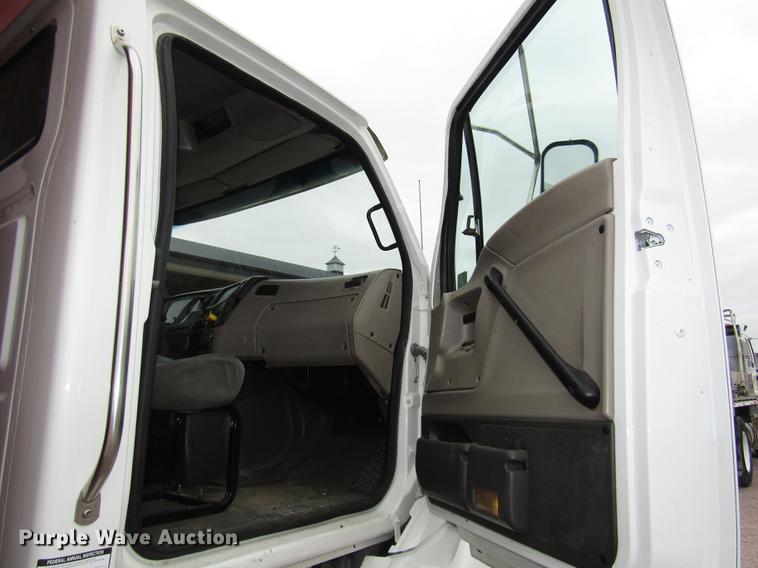 image for item DA3224 2006 Sterling AT9500 dump truck