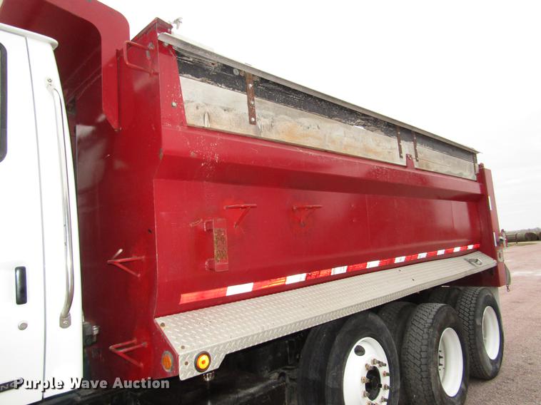 image for item DA3224 2006 Sterling AT9500 dump truck