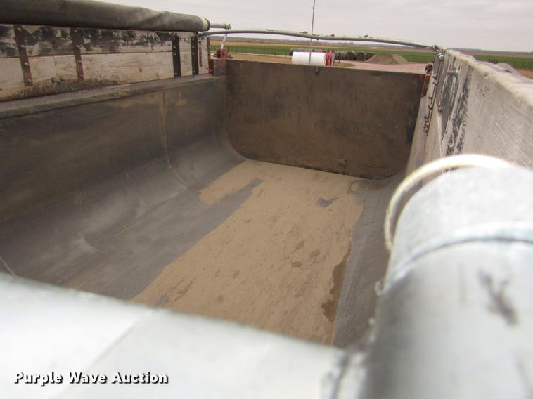 image for item DA3224 2006 Sterling AT9500 dump truck