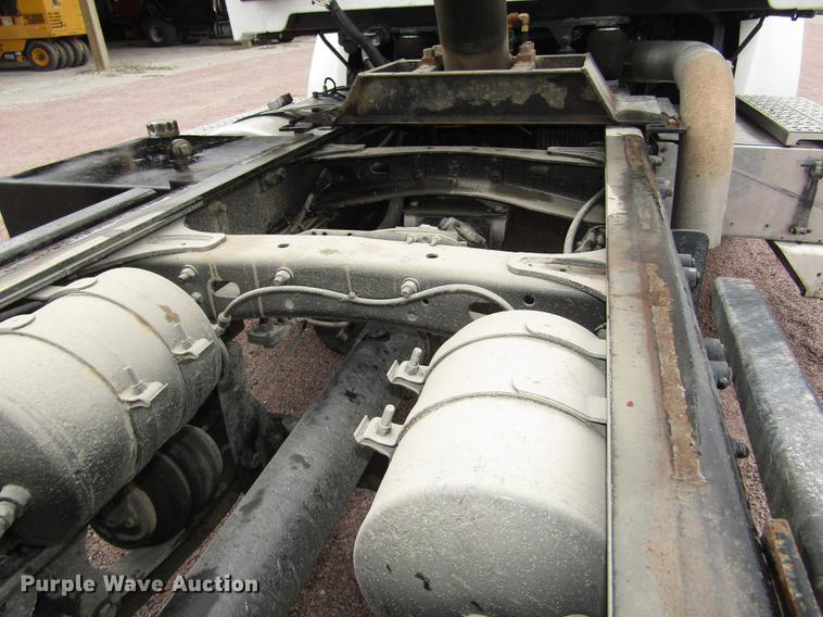 image for item DA3224 2006 Sterling AT9500 dump truck