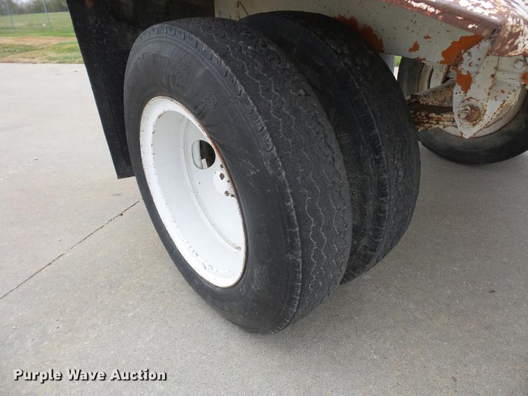 image for item DA6501 1988 Eagle pipe trailer