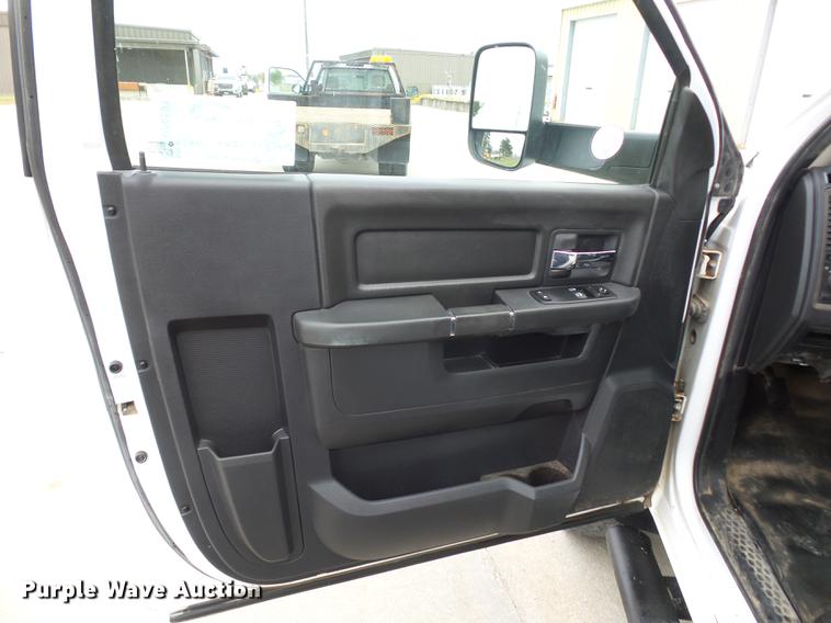 image for item DA6503 2012 Dodge Ram 5500 bucket truck