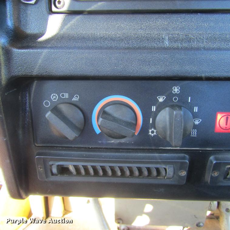 image for item DA6956 1999 Caterpillar D6M LGP dozer