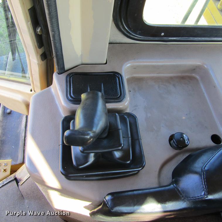 image for item DA6956 1999 Caterpillar D6M LGP dozer