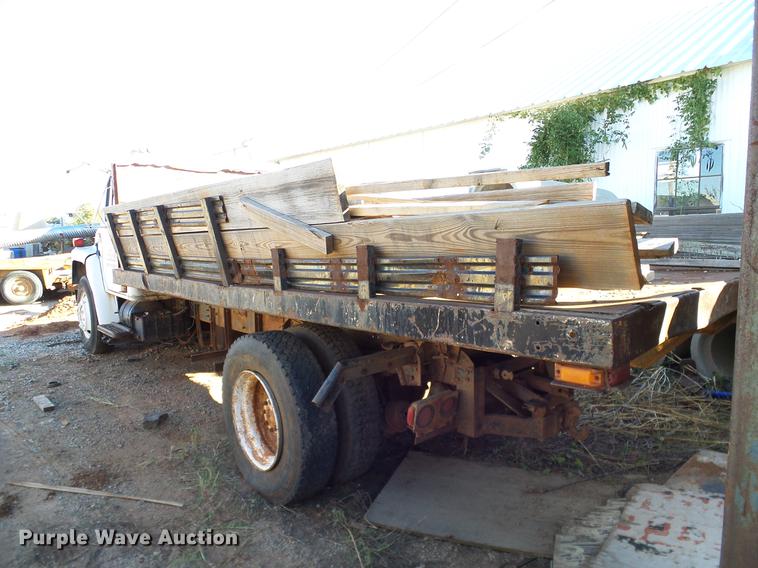 image for item DA6963 1985 International 1754 dump truck