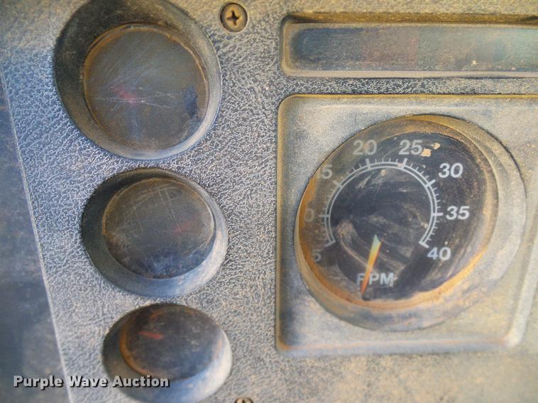 image for item DA6963 1985 International 1754 dump truck