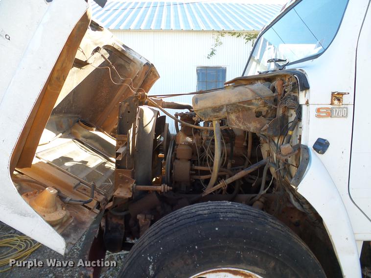 image for item DA6963 1985 International 1754 dump truck