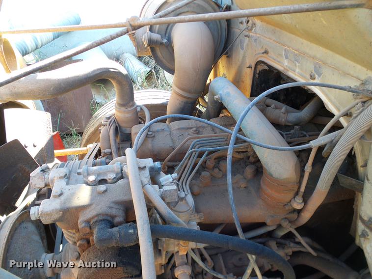 image for item DA6963 1985 International 1754 dump truck