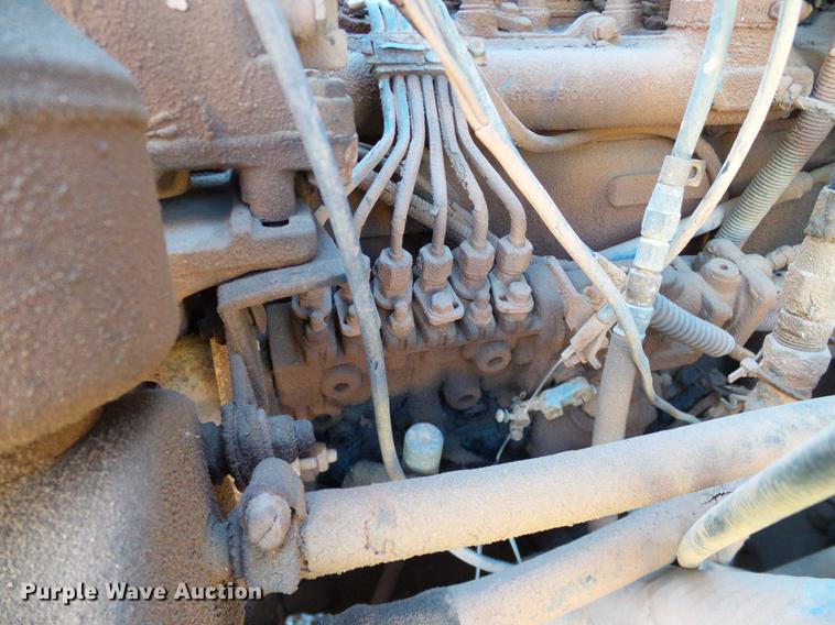 image for item DA6963 1985 International 1754 dump truck