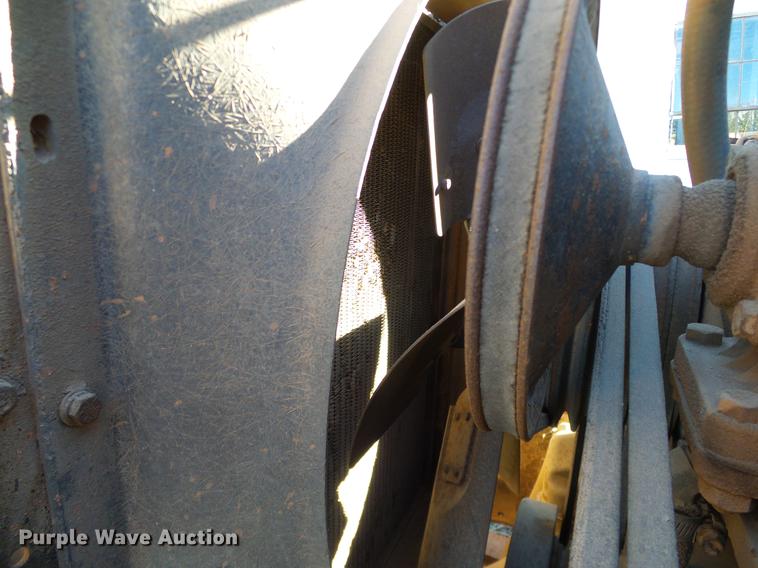 image for item DA6963 1985 International 1754 dump truck