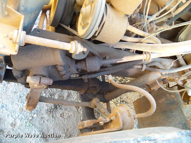 image for item DA6963 1985 International 1754 dump truck