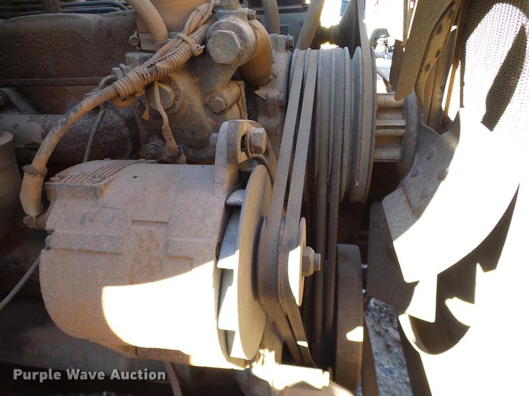 image for item DA6963 1985 International 1754 dump truck