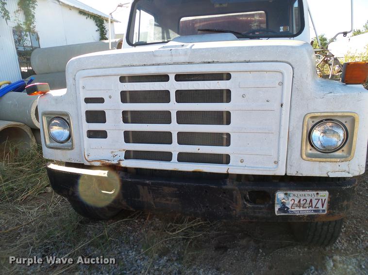 image for item DA6963 1985 International 1754 dump truck