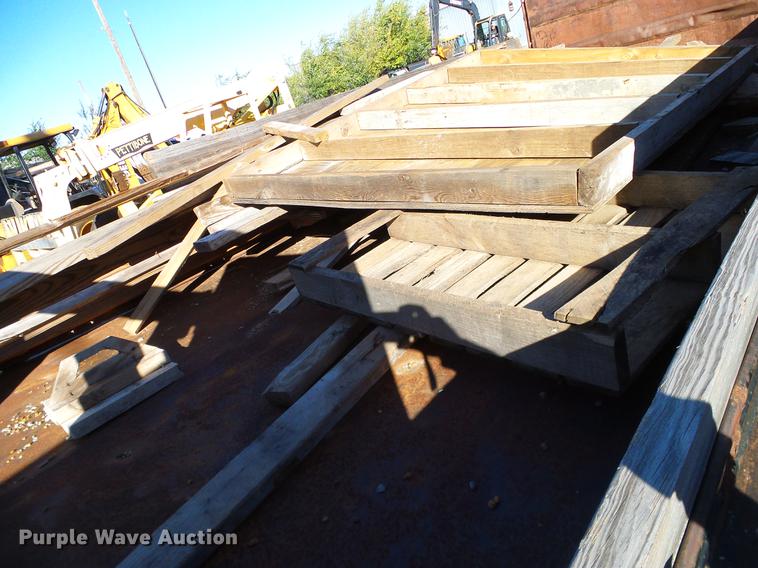 image for item DA6963 1985 International 1754 dump truck