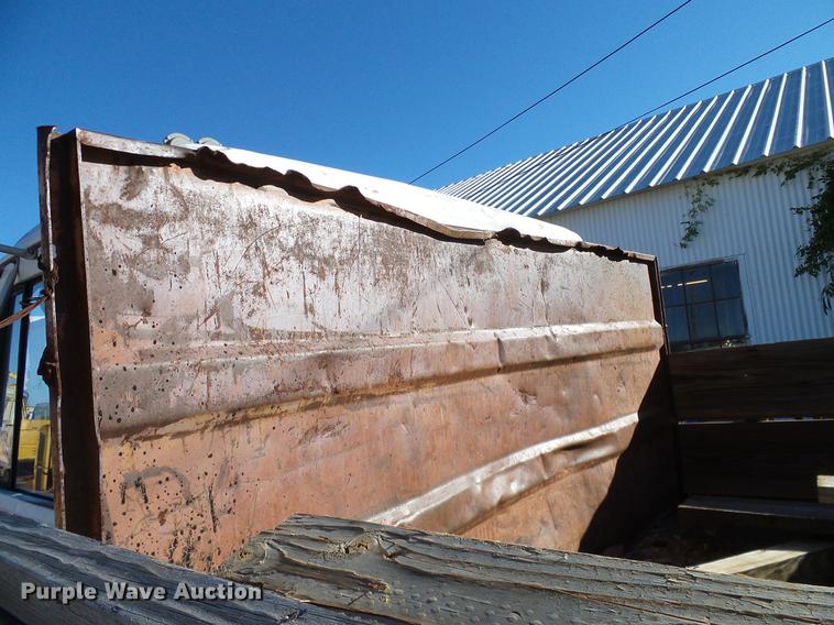 image for item DA6963 1985 International 1754 dump truck