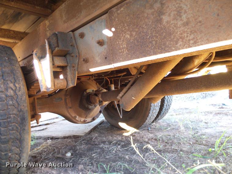 image for item DA6963 1985 International 1754 dump truck