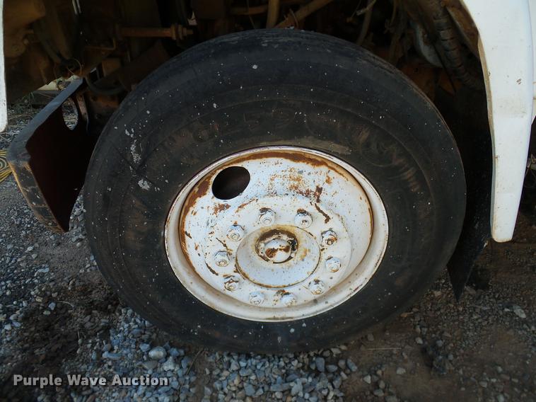 image for item DA6963 1985 International 1754 dump truck