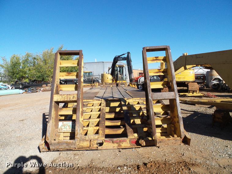 image for item DA6964 1989 Belshe FB-26 equipment trailer