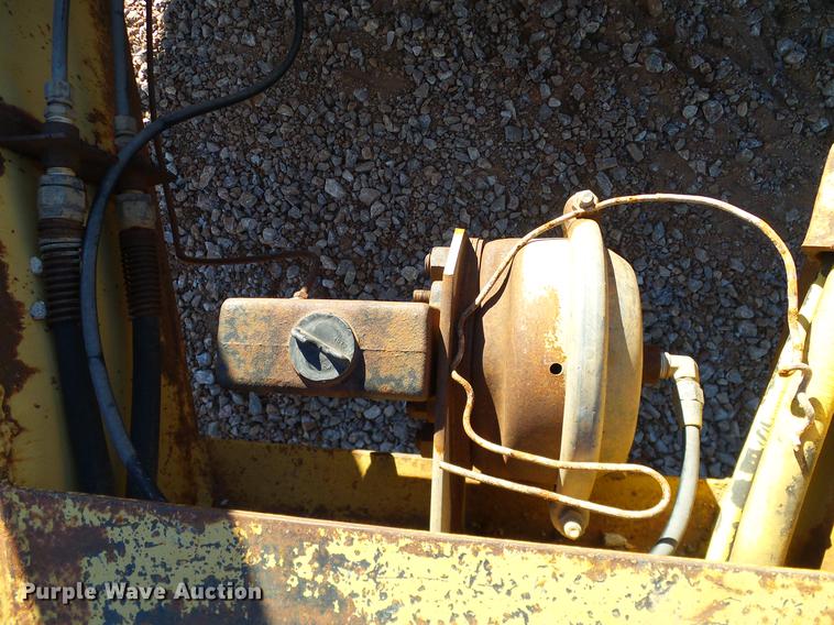 image for item DA6964 1989 Belshe FB-26 equipment trailer