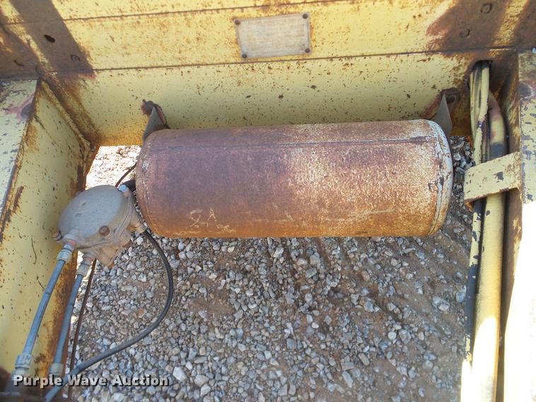 image for item DA6964 1989 Belshe FB-26 equipment trailer