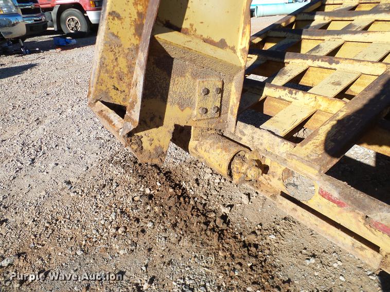 image for item DA6964 1989 Belshe FB-26 equipment trailer
