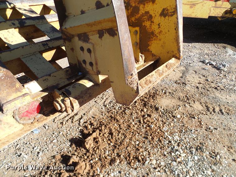 image for item DA6964 1989 Belshe FB-26 equipment trailer