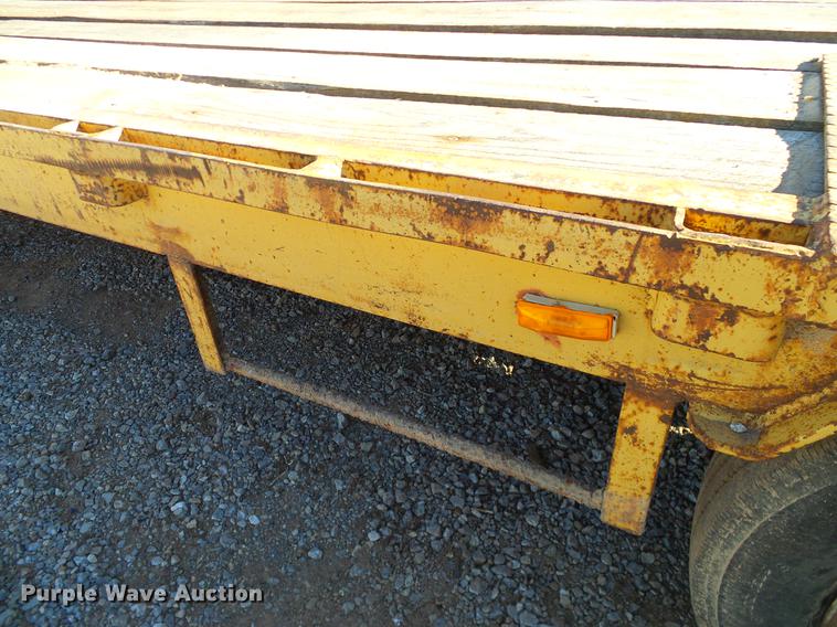 image for item DA6964 1989 Belshe FB-26 equipment trailer