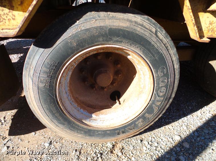 image for item DA6964 1989 Belshe FB-26 equipment trailer