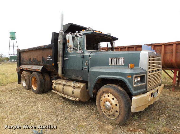 image for item DA6977 1989 Ford LTL9000 dump truck