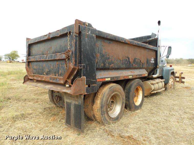 image for item DA6977 1989 Ford LTL9000 dump truck