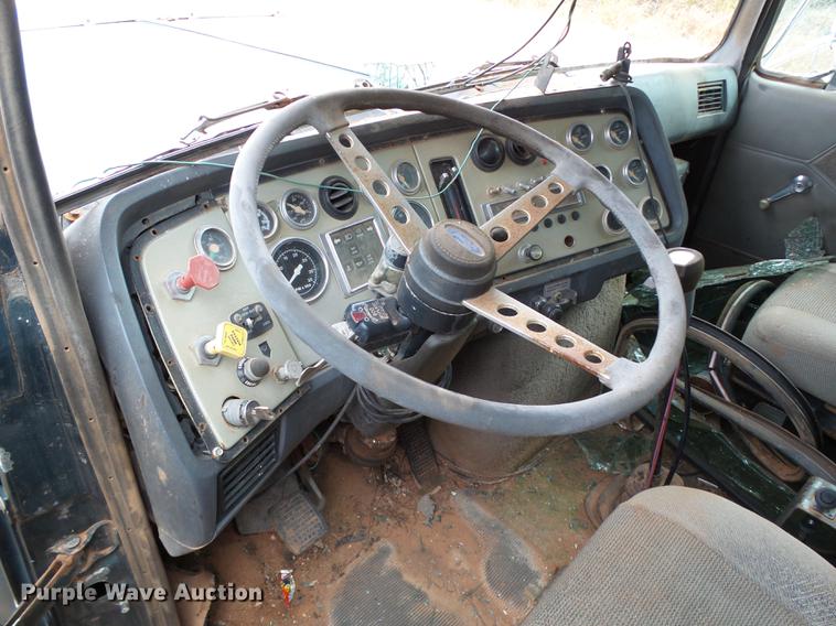 image for item DA6977 1989 Ford LTL9000 dump truck