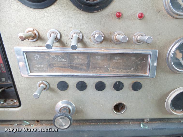 image for item DA6977 1989 Ford LTL9000 dump truck