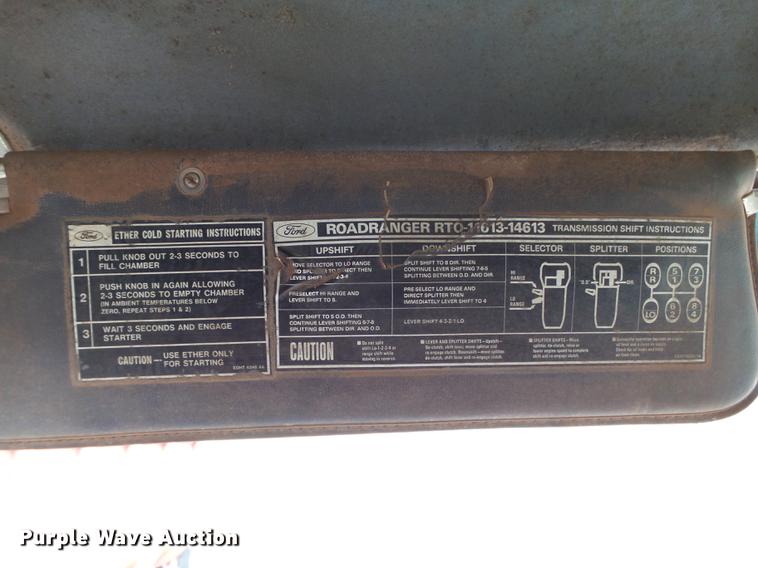 image for item DA6977 1989 Ford LTL9000 dump truck