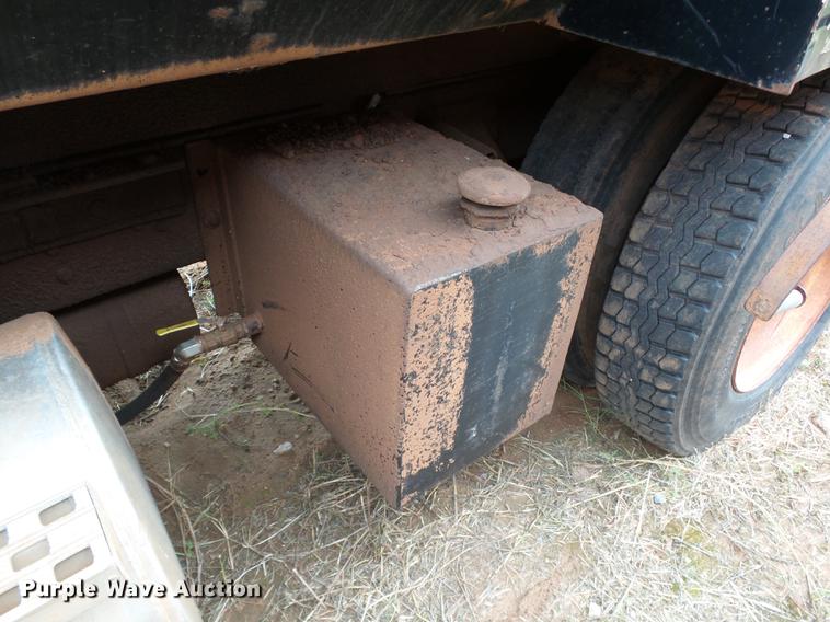 image for item DA6977 1989 Ford LTL9000 dump truck