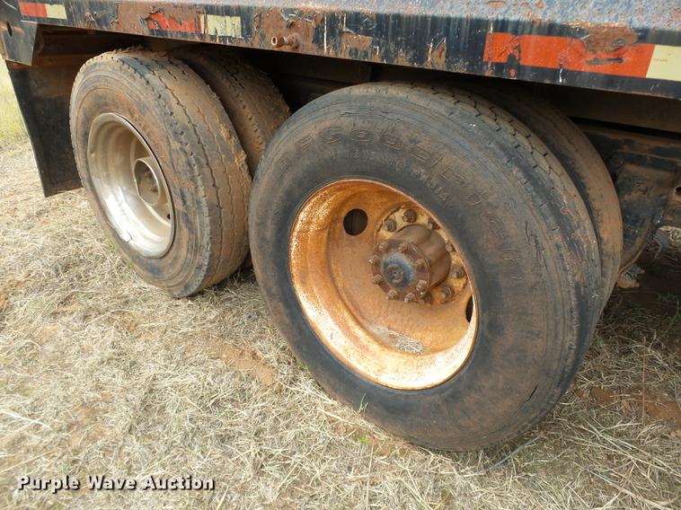 image for item DA6977 1989 Ford LTL9000 dump truck