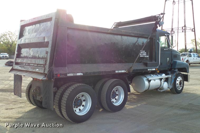 image for item DA6978 2001 Mack CH613 dump truck