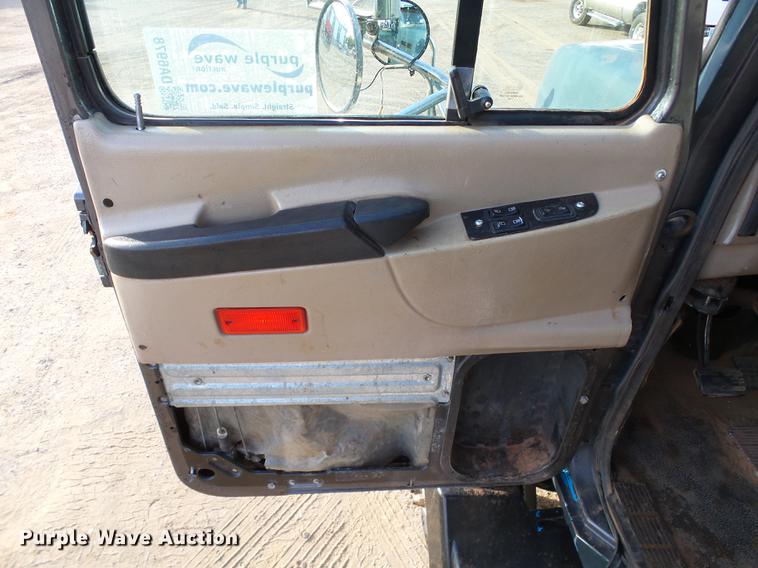 image for item DA6978 2001 Mack CH613 dump truck