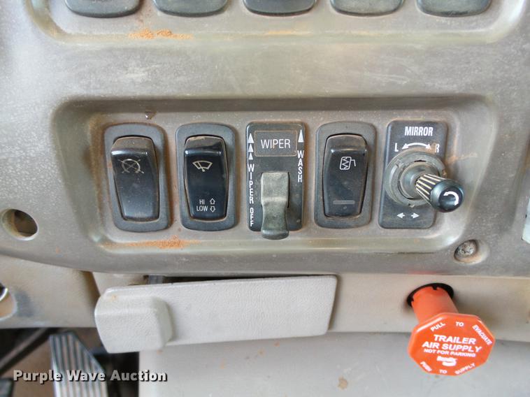 image for item DA6978 2001 Mack CH613 dump truck