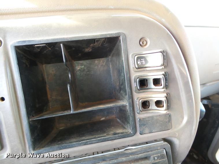 image for item DA6978 2001 Mack CH613 dump truck