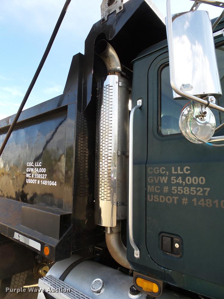 image for item DA6978 2001 Mack CH613 dump truck