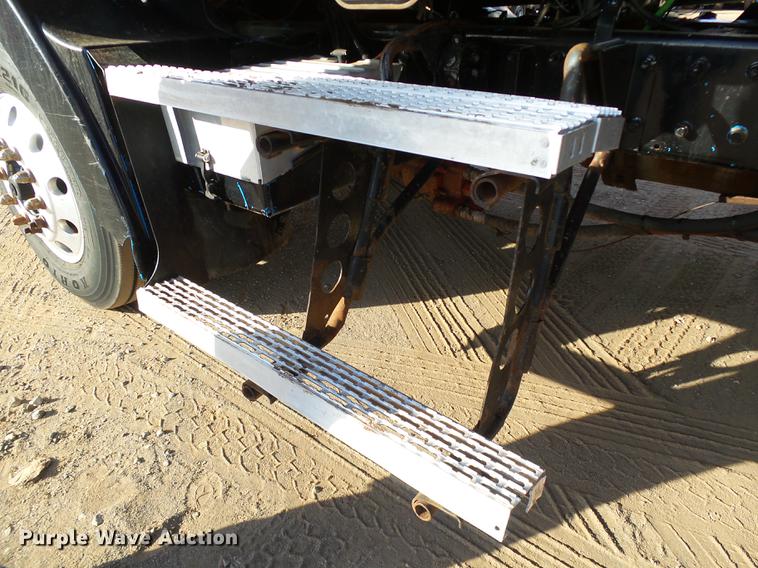 image for item DA6978 2001 Mack CH613 dump truck