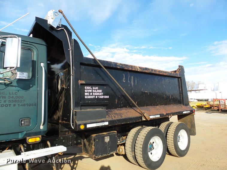 image for item DA6978 2001 Mack CH613 dump truck