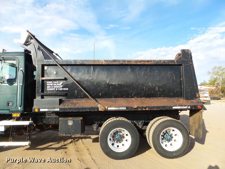 image for item DA6978 2001 Mack CH613 dump truck