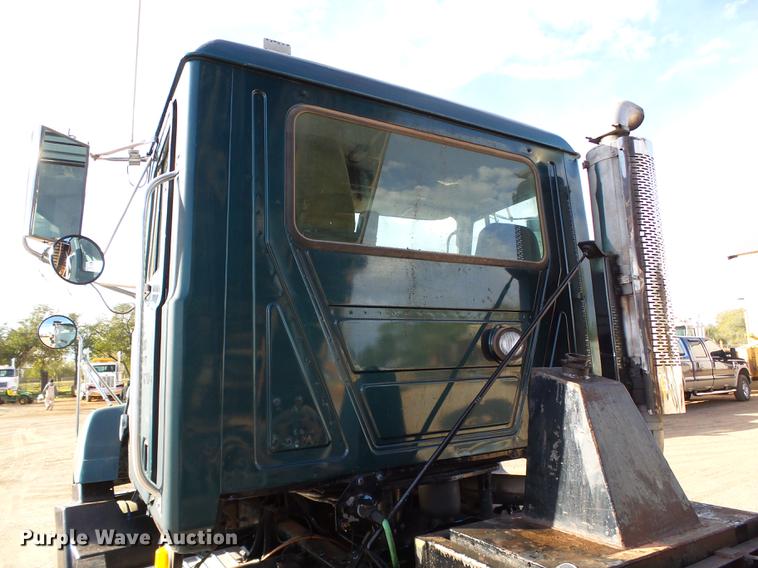 image for item DA6978 2001 Mack CH613 dump truck