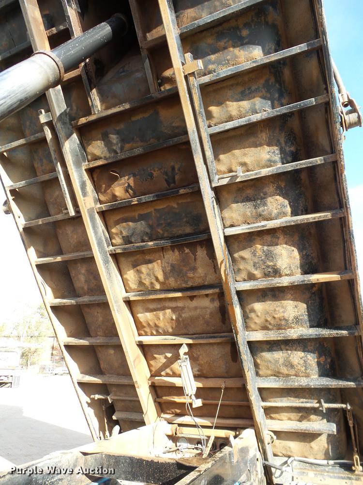 image for item DA6978 2001 Mack CH613 dump truck