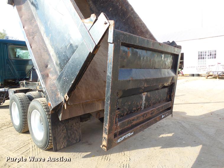 image for item DA6978 2001 Mack CH613 dump truck